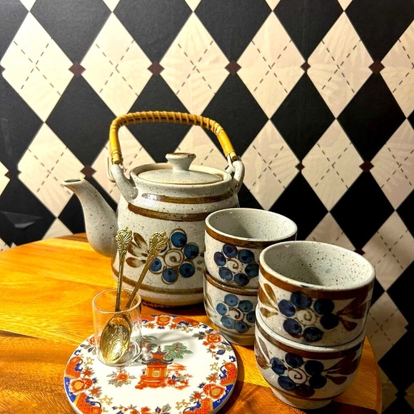 Otagiri Japanese Tea Set | Hand-Painted | Teapot + 4 Cups - Picture 4 of 5